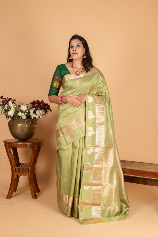 Light green Pure Kanjivaram silk saree)