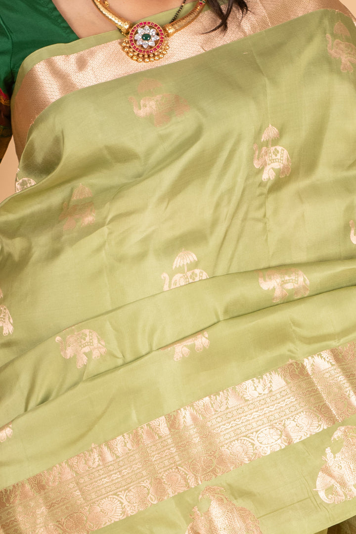 Light green Pure Kanjivaram silk saree)