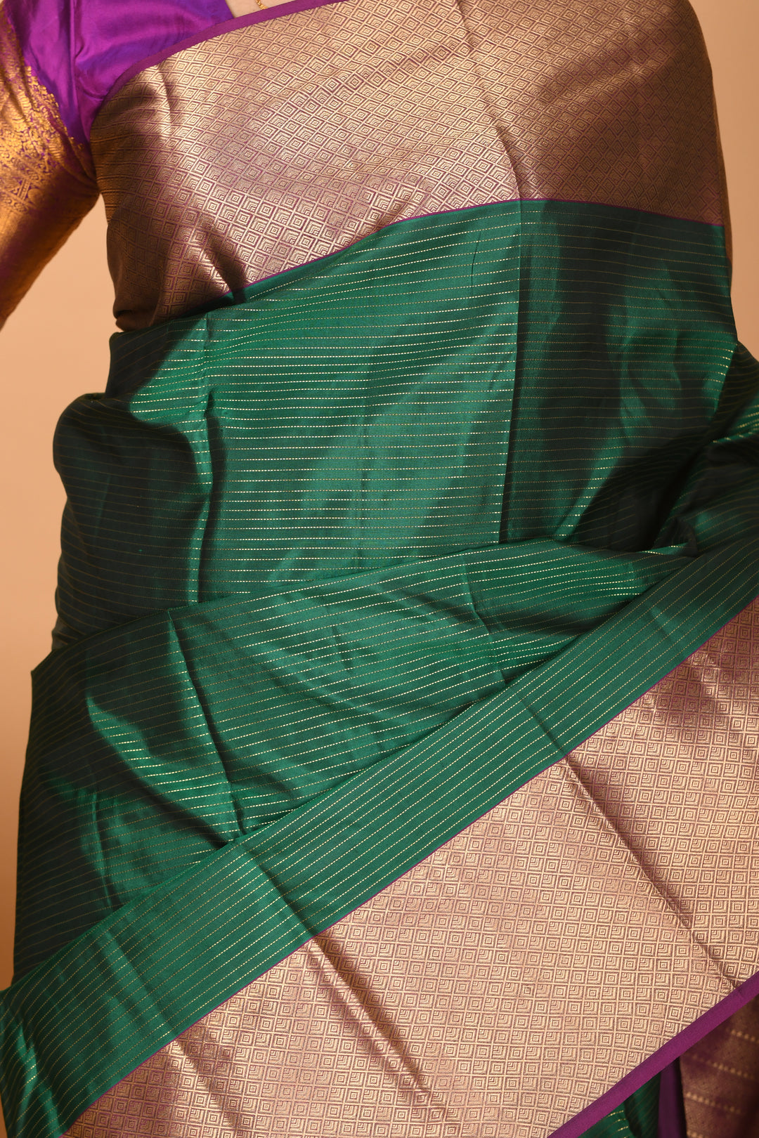 Emerald green and Mulberry Purple Vaira oosi pure kanjivaram silk saree