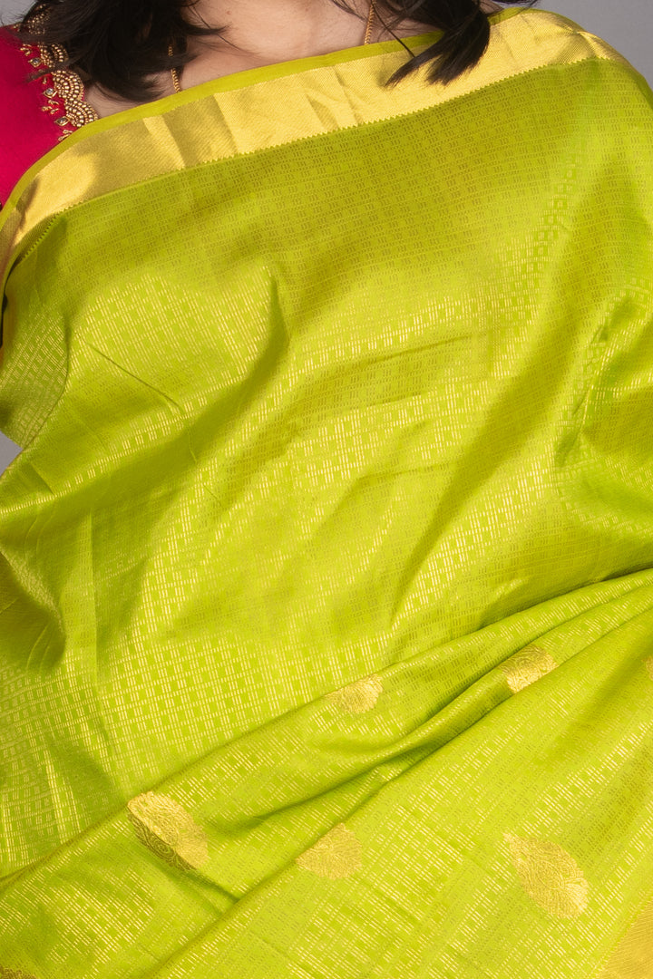 Leaf Green And Pink Vairaoosi Silk Saree