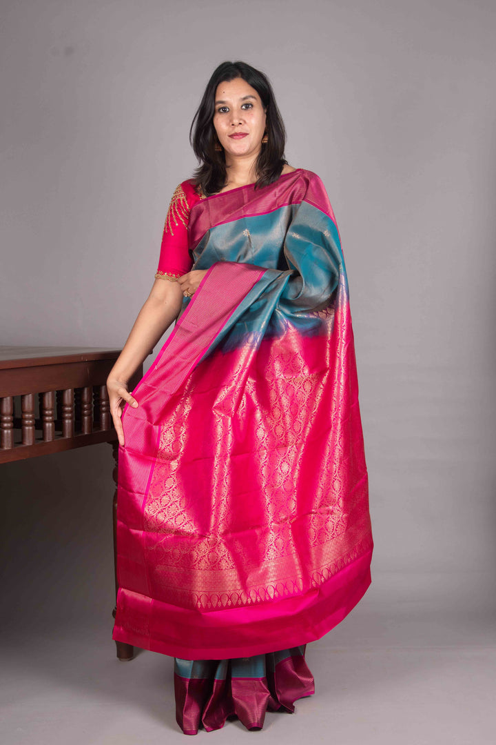 Peacock Green And Pink Vairaoosi Silk Saree