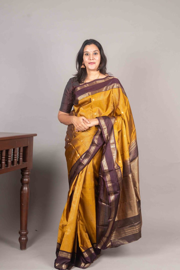 Fenugreek And Brown Vairaoosi Silk Saree