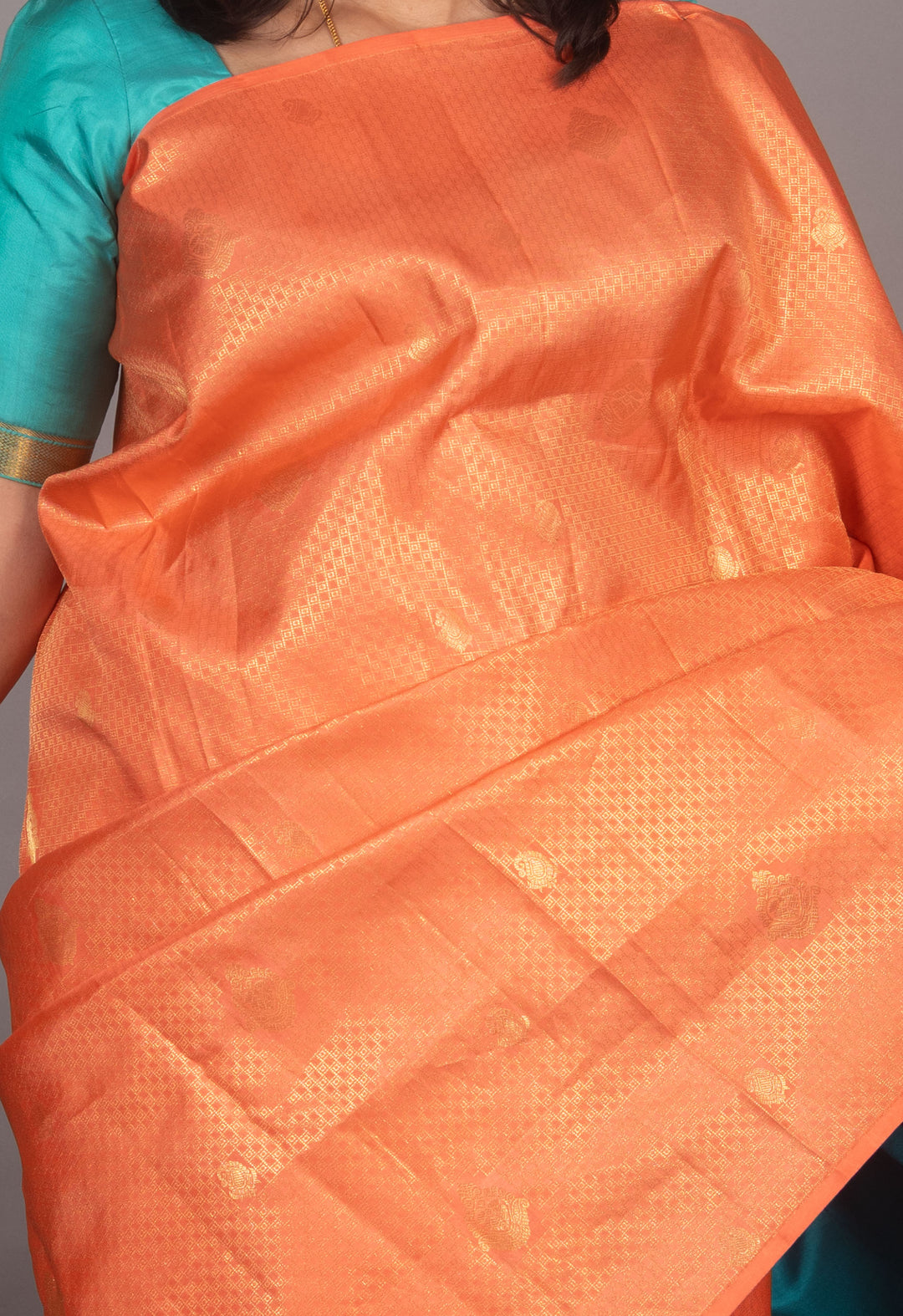 Peach And Teal Borderless Kachi Silk Saree