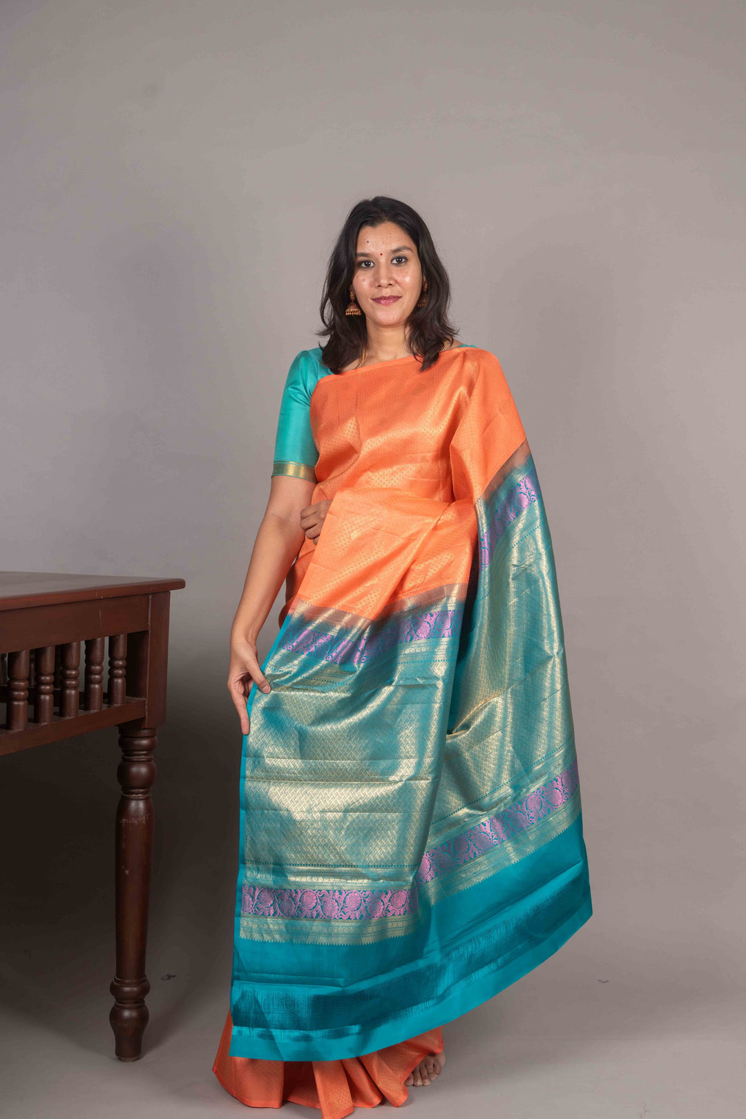 Peach And Teal Borderless Kachi Silk Saree