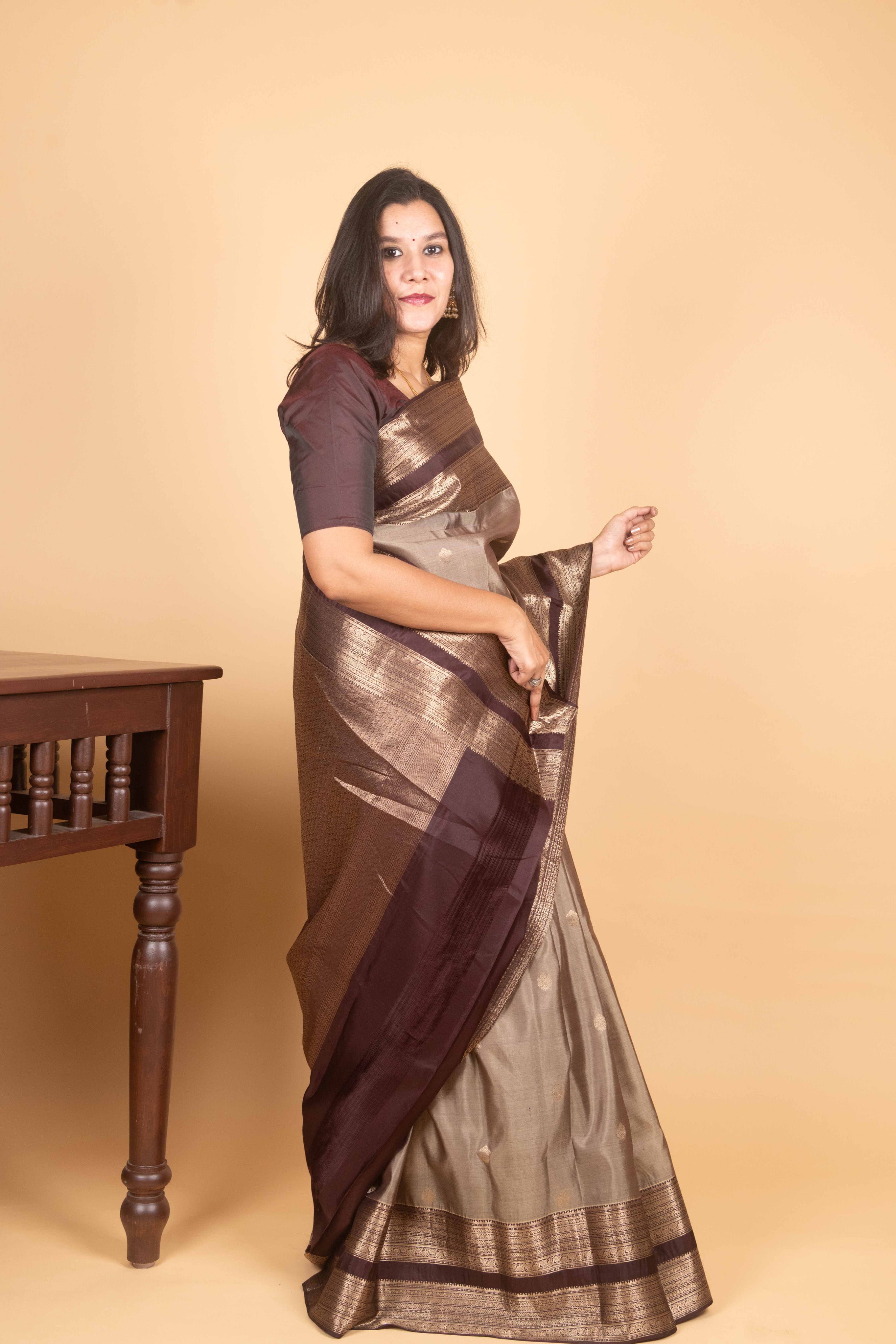 Oyester Grey and Chocolate Brown Retta Petu Pure Kanjivaram Silk Saree