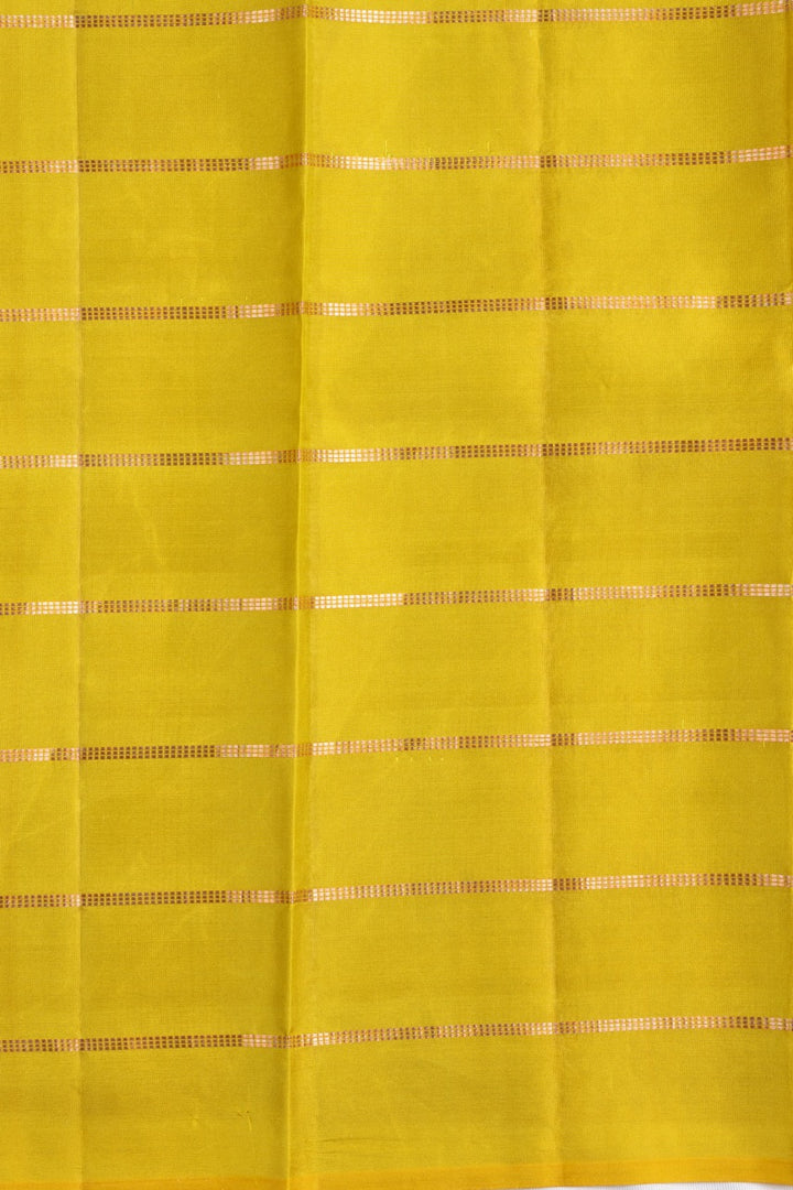 Sampanga green borderless pure silk saree