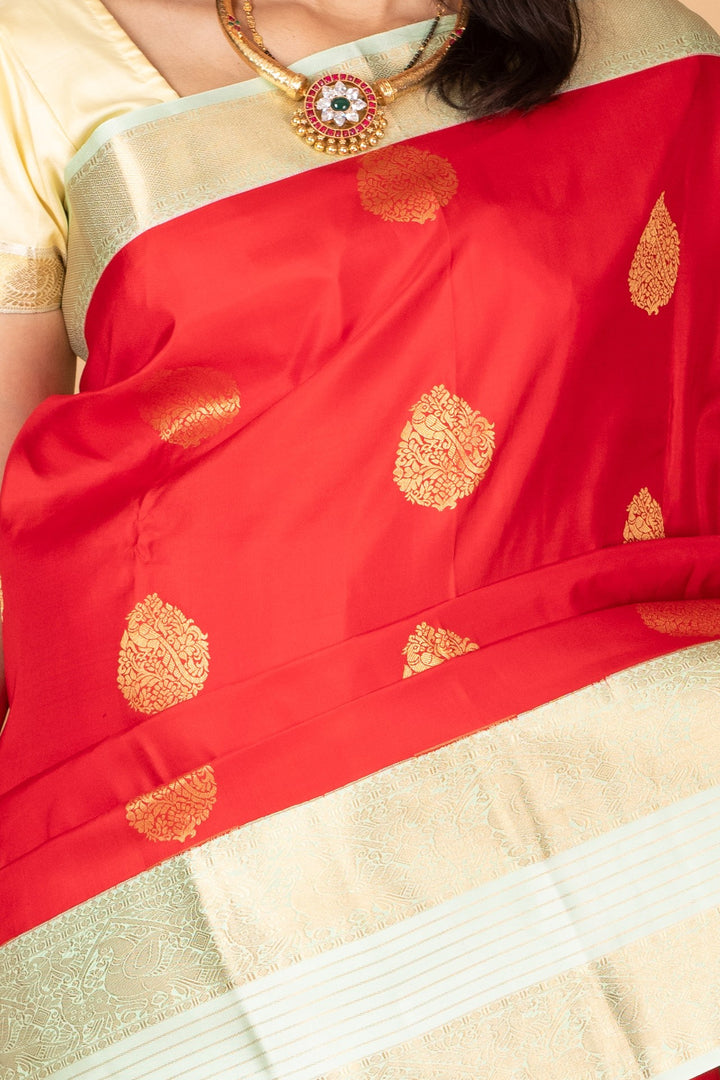 Chilli Red and Pastel green Korvai Pure silk saree
