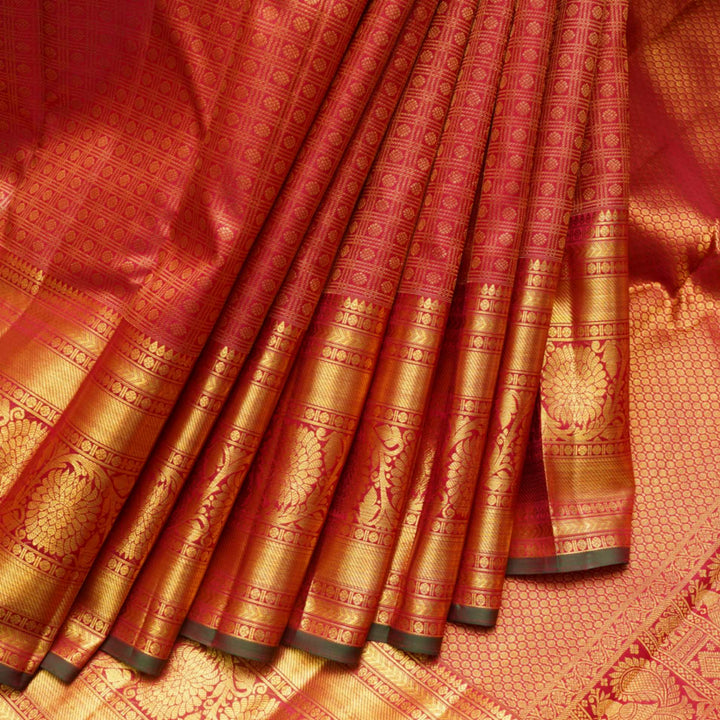 Red kanchipuram saree