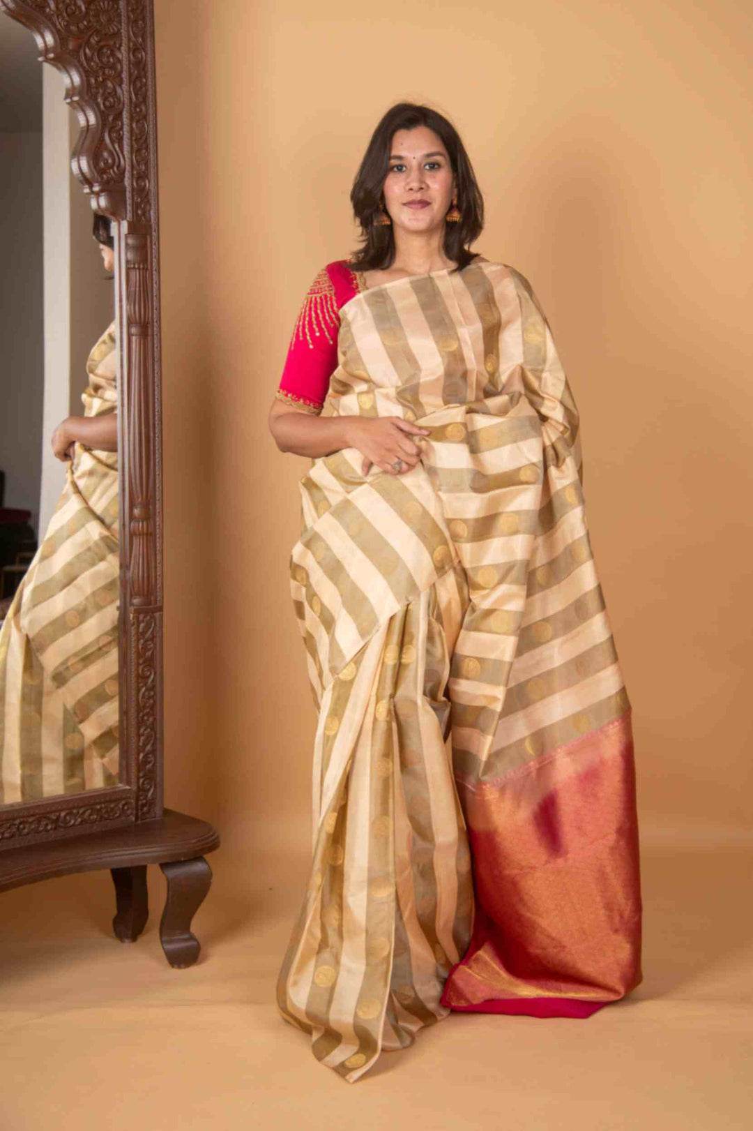 Offwhite and Pink Boderless Silk Saree