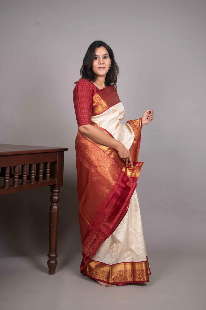 Chalk White and Blood Red kanchi pattu saree