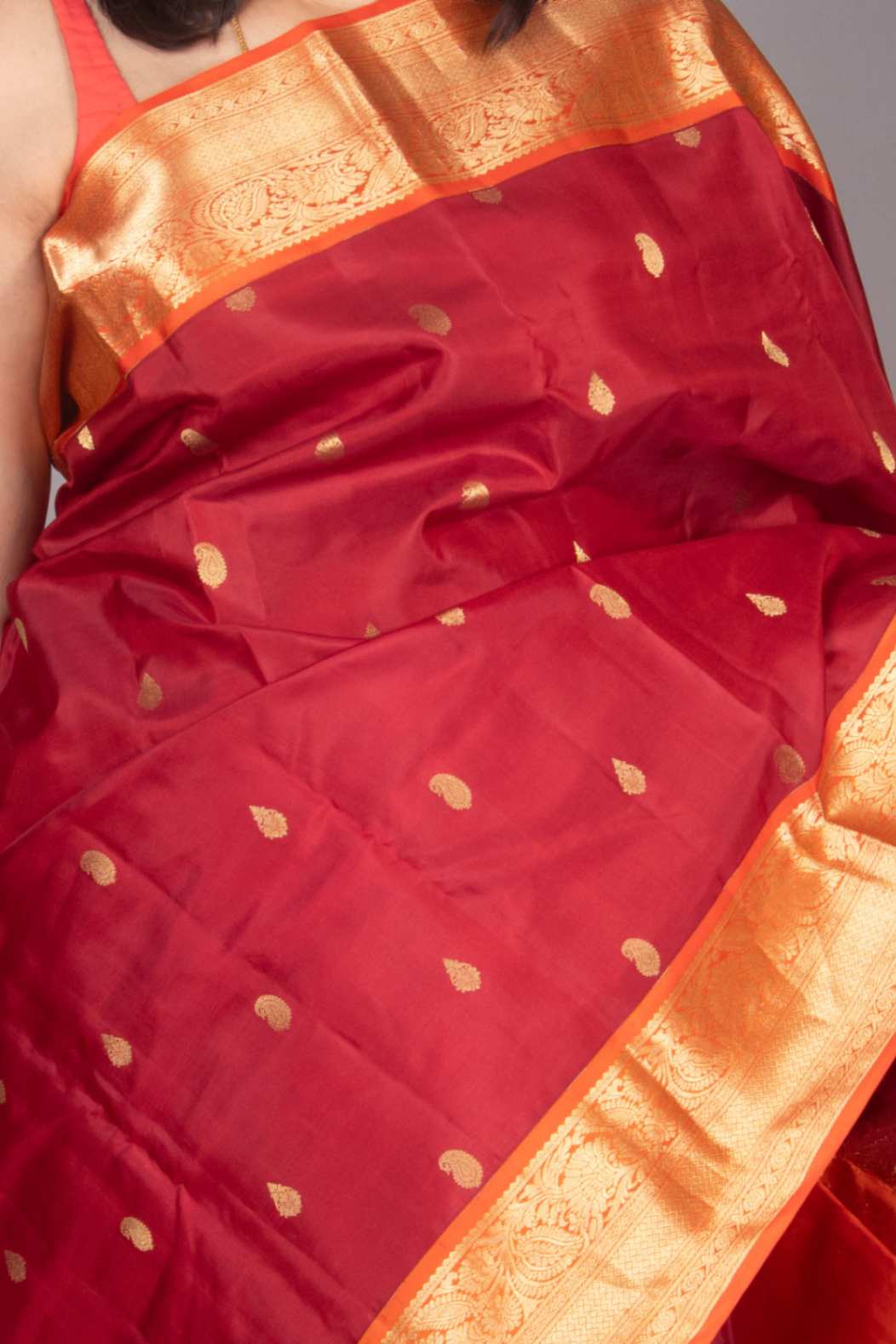 Apple Red and Orange Korvai silk saree