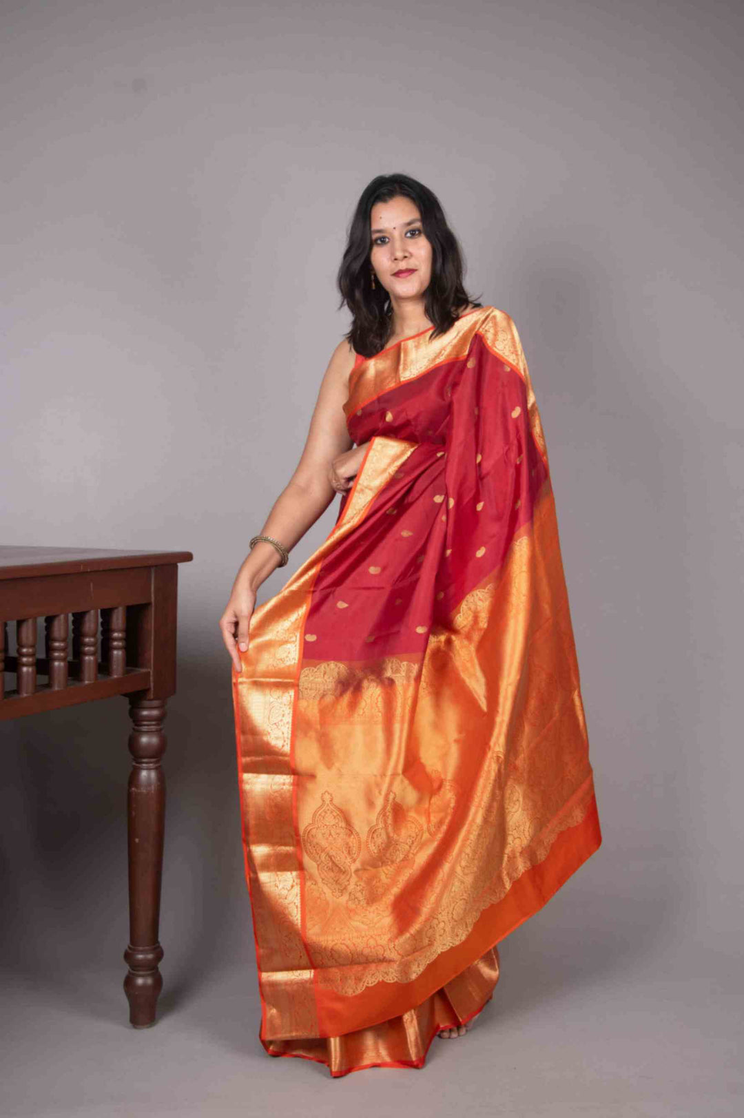Apple Red and Orange Korvai silk saree